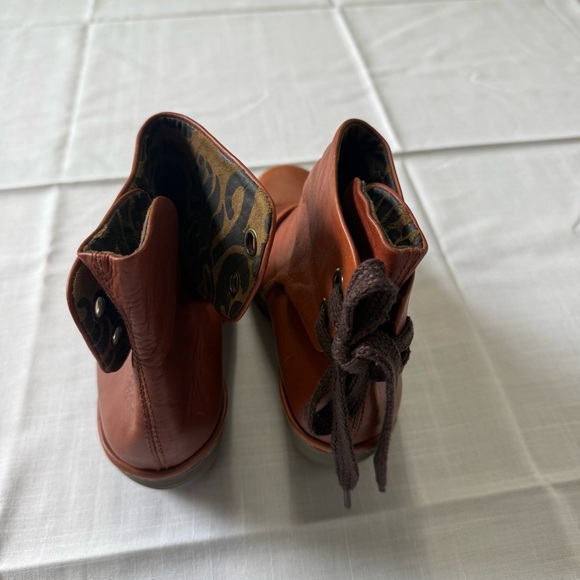 Fly London Chestnut Brown Yuma Yama Wedge Boot 9.5 /40 Booties - Picture 2 of 8